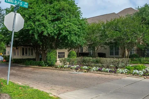 9120 Lakes At 610 Drive Houston TX 77054