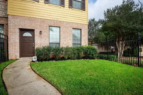9120 Lakes At 610 Drive Houston TX 77054
