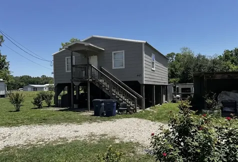 445 Creekside Drive Holiday Lakes TX 77515