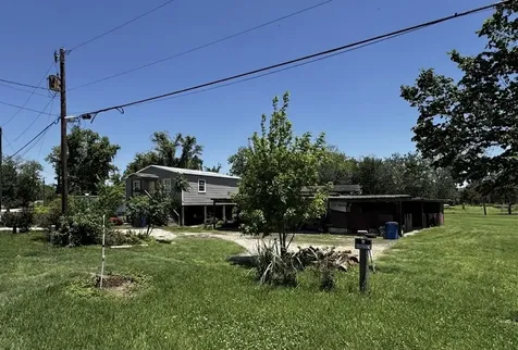 445 Creekside Drive Holiday Lakes TX 77515
