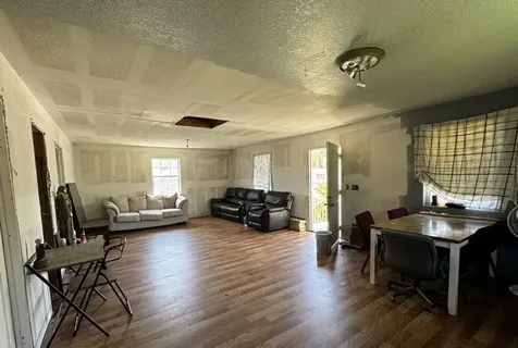 445 Creekside Drive Holiday Lakes TX 77515