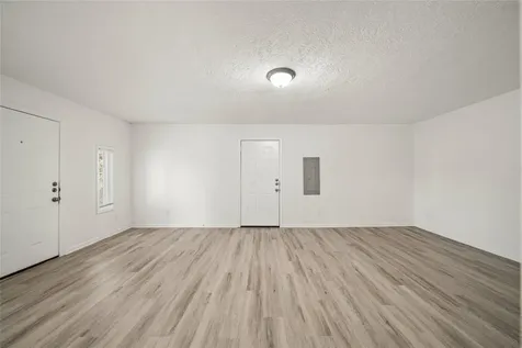 2942 Knotty Oaks Trail Houston TX 77045