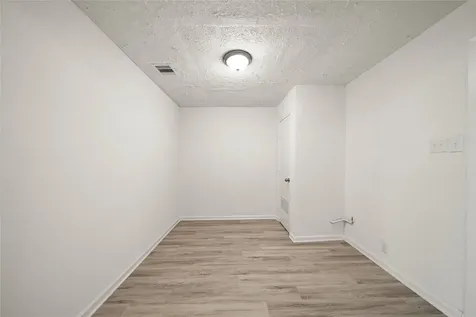 2942 Knotty Oaks Trail Houston TX 77045