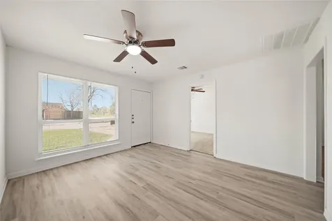 2942 Knotty Oaks Trail Houston TX 77045