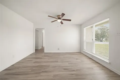 2942 Knotty Oaks Trail Houston TX 77045