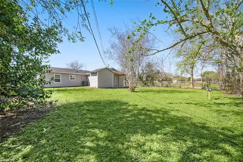 2942 Knotty Oaks Trail Houston TX 77045