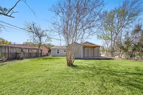 2942 Knotty Oaks Trail Houston TX 77045