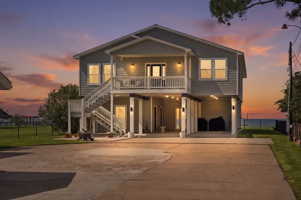 2534 Cliff Drive San Leon TX 77539