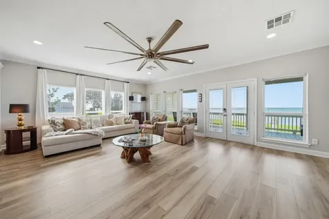 2534 Cliff Drive San Leon TX 77539