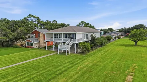 2534 Cliff Drive San Leon TX 77539