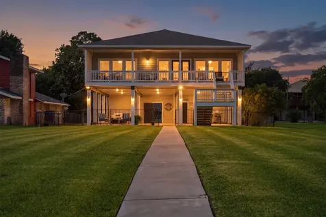 2534 Cliff Drive San Leon TX 77539