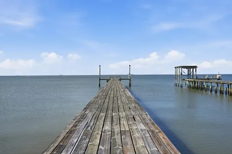 2534 Cliff Drive San Leon TX 77539