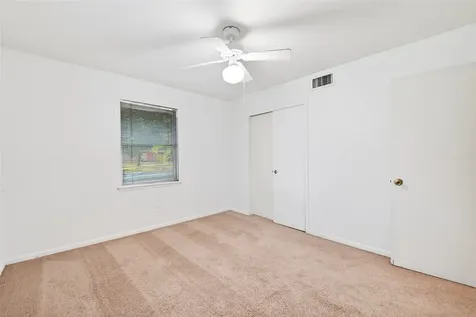 5422 Spellman Road Houston TX 77096