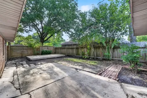 5422 Spellman Road Houston TX 77096