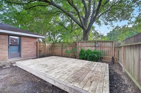 5422 Spellman Road Houston TX 77096