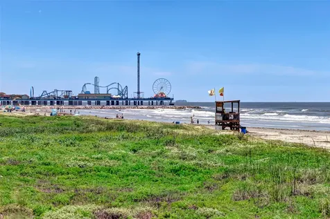 18515 Shaman Drive Galveston TX 77554