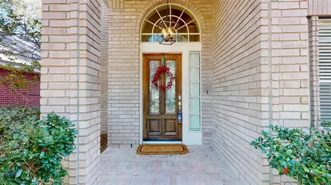 14 Willow Point Place The Woodlands TX 77382