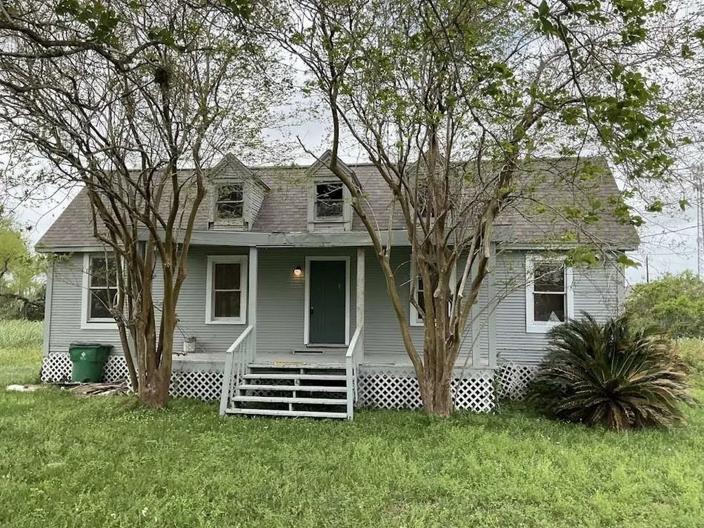 110 Spencer Street Brazoria TX 77422