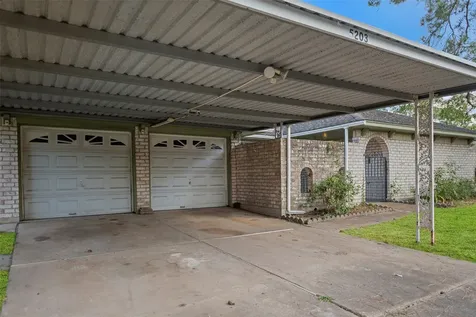 5203 Sandydale Lane Houston TX 77039