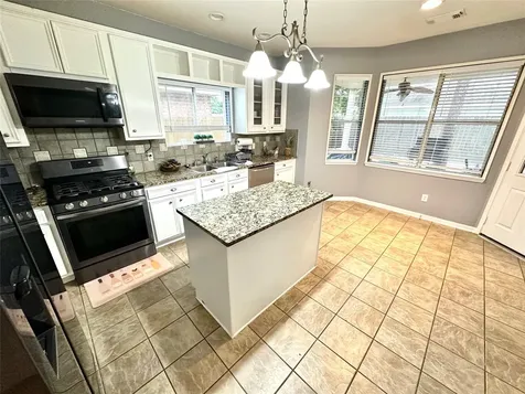 26871 Castlecliff Lane Kingwood TX 77339