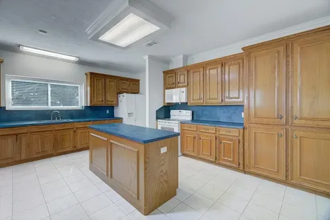 1399 County Road 611 Dayton TX 77535