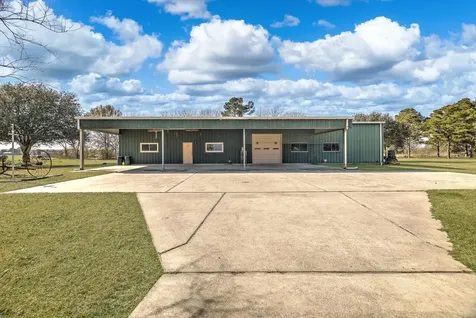 1399 County Road 611 Dayton TX 77535