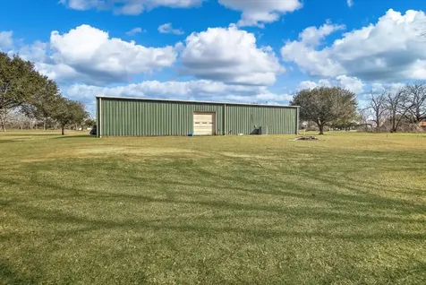 1399 County Road 611 Dayton TX 77535