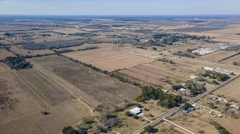 1399 County Road 611 Dayton TX 77535