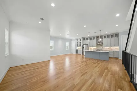 5345 Larkin Street Houston TX 77007