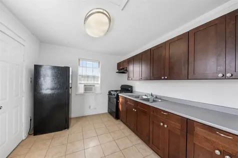 8331 Garland Street Street Houston TX 77017