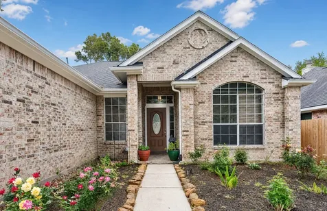1727 Whispering Forest Drive Kingwood TX 77339