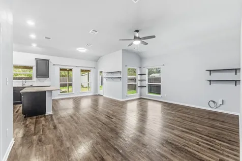 148 Emery Oak Way Huntsville TX 77320