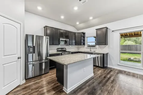 148 Emery Oak Way Huntsville TX 77320