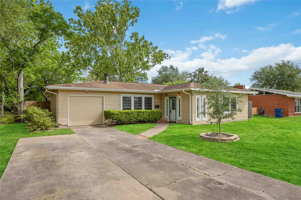 908 23rd Avenue N Texas City TX 77590
