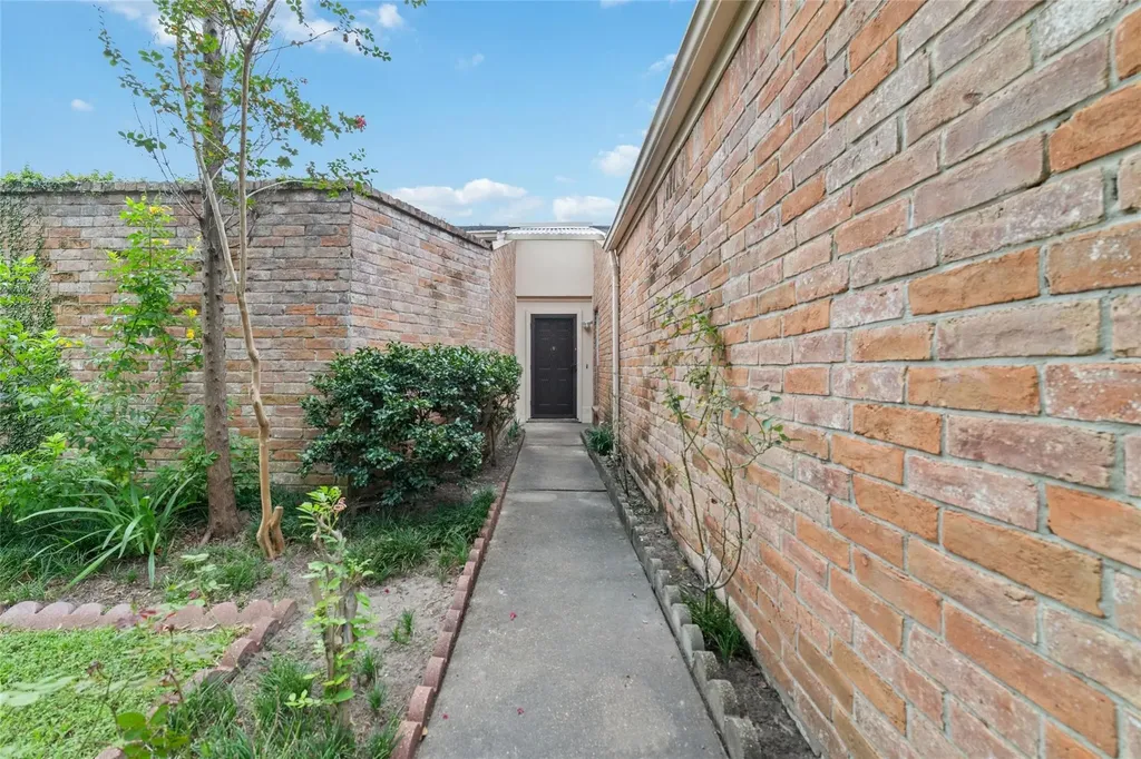 16715 Britford Houston TX 77084