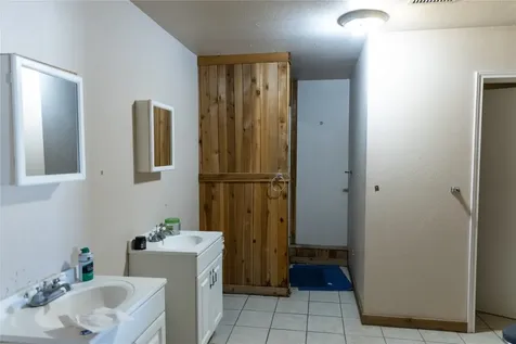 600 NE Avenue Kermit TX 79745
