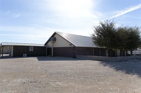 600 NE Avenue Kermit TX 79745