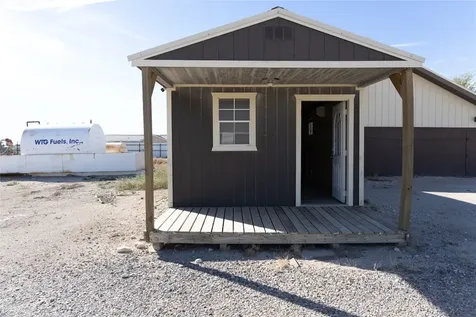 600 NE Avenue Kermit TX 79745