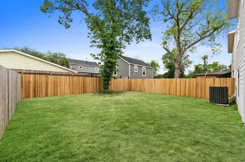 514 Melbourne Street A Houston TX 77022