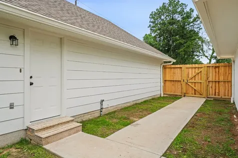 25804 Maplewood Drive Spring TX 77386