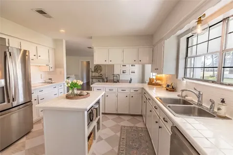 145 Camilla Circle Bellville TX 77418
