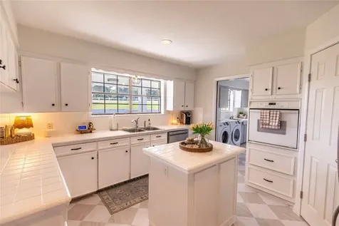 145 Camilla Circle Bellville TX 77418