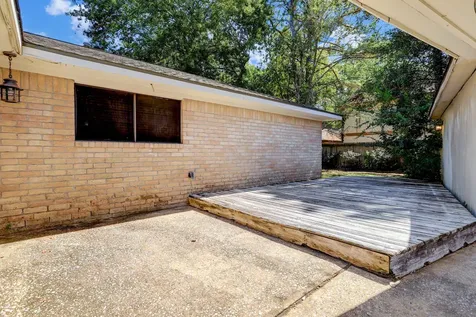 3706 Haven Pines Drive Kingwood TX 77345