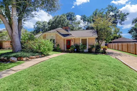3706 Haven Pines Drive Kingwood TX 77345