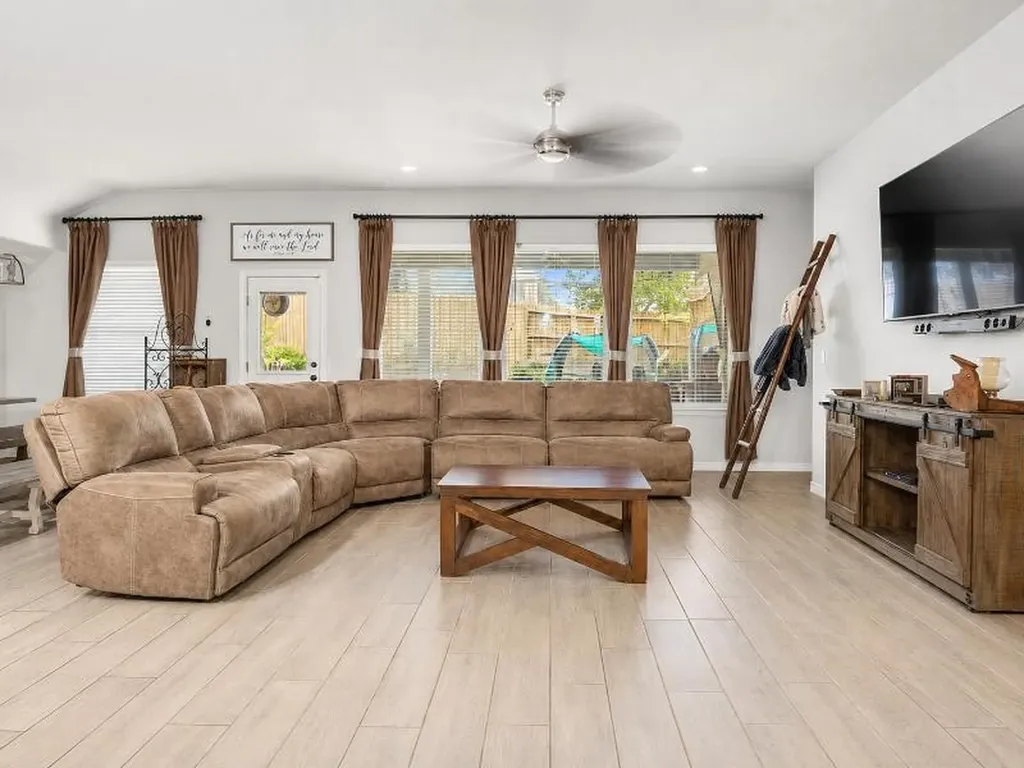 1527 Winans Pass San Antonio TX 78253