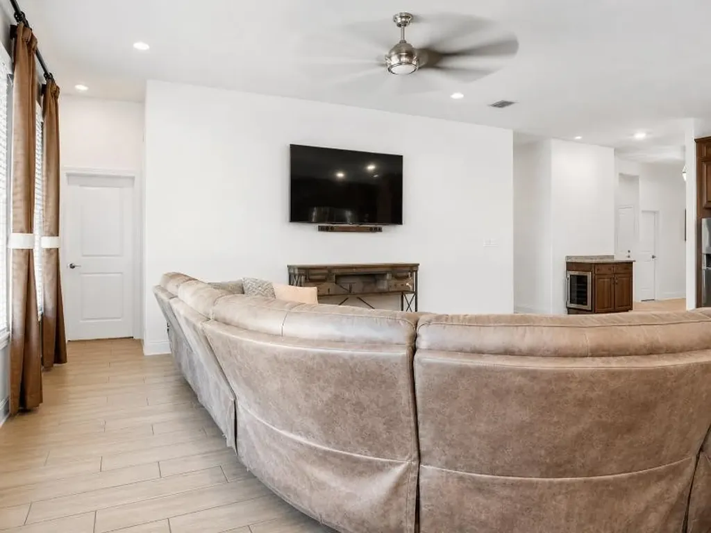 1527 Winans Pass San Antonio TX 78253