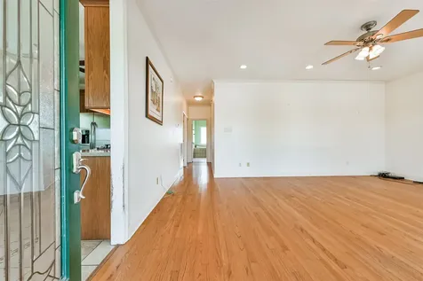 5723 Stewart Avenue Galveston TX 77551