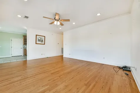 5723 Stewart Avenue Galveston TX 77551