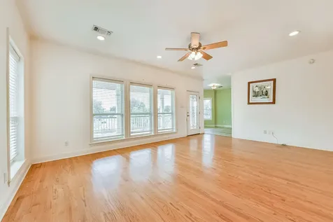 5723 Stewart Avenue Galveston TX 77551