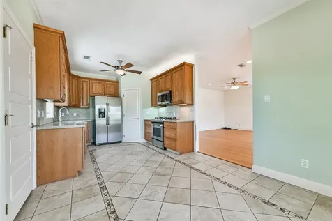 5723 Stewart Avenue Galveston TX 77551